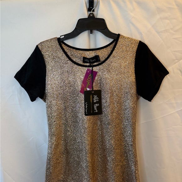 Wilde Heart Gold and Black Women's Top Medium NWT - Picture 1 of 12